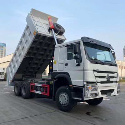 375HP Sinotruck HOWO Foton 6X4 ターパーダンプトラック エンジン容量&gt;8Lと300L燃料タンカー