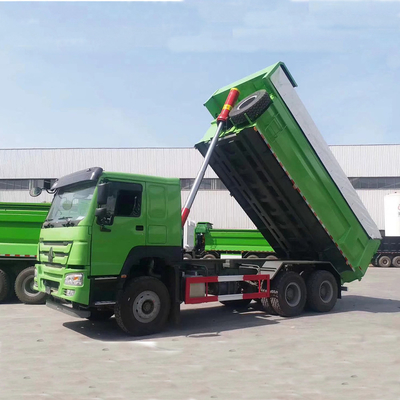 375HP Sinotruck HOWO Foton 6X4 ターパーダンプトラック エンジン容量&gt;8Lと300L燃料タンカー