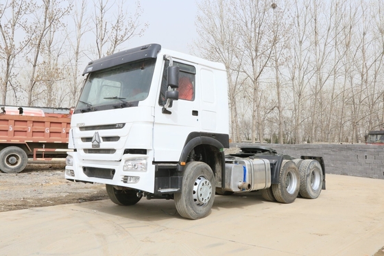 ディーゼル シノトラック HOWO 6X4 10 ホイール 25トンのフォトン トラック トラクター 後部カメラシステム