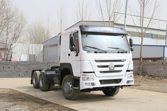 ディーゼル シノトラック HOWO 6X4 10 ホイール 25トンのフォトン トラック トラクター 後部カメラシステム