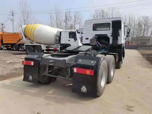ディーゼル シノトラック HOWO 6X4 10 ホイール 25トンのフォトン トラック トラクター 後部カメラシステム
