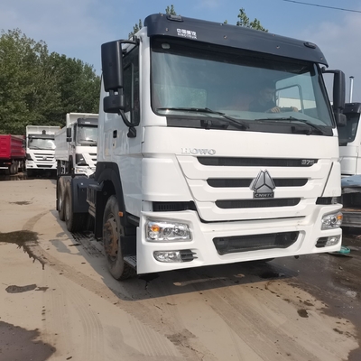 6×4 駆動ホイール HOWO シノトラック マニュアル マン Diesel トラクター ヘッド トラック カスタマイズされた要求