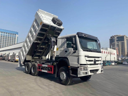 6X4 シノトラック HOWO 10 タイヤ ボリューム サンドティッパー トラック 300L 燃料タンカー付きダンプ トラック
