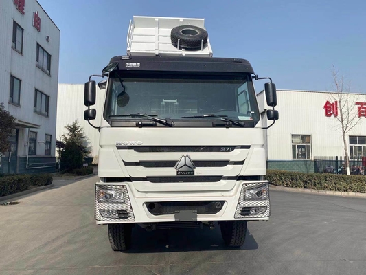 6X4 シノトラック HOWO 10 タイヤ ボリューム サンドティッパー トラック 300L 燃料タンカー付きダンプ トラック