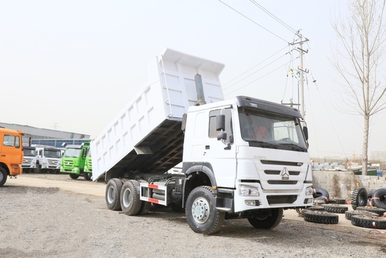 カスタマイズされた要求 シノトラック HOWO 6X4 ボツワナでカスタマイズされた古用ダンプトラック