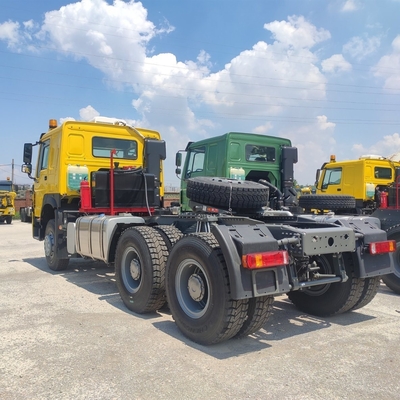 Sinotruk HOWO 10ホイールパワートレーラー トラクター トラック ≤5席 Zz4257s3241W