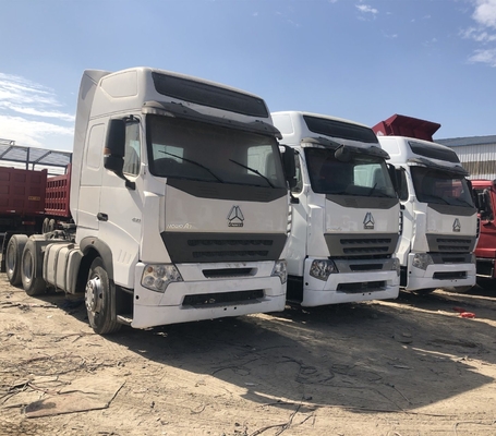 6×4 駆動車 シノトルク HOWO A7 中古 トラクタートラック 400L アルミオイルタンカー