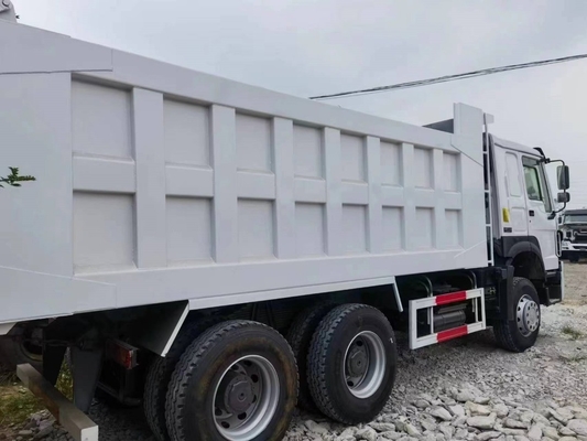 中古 Sinotruk HOWO トラック 右運転 20cbm バケツの寸法
