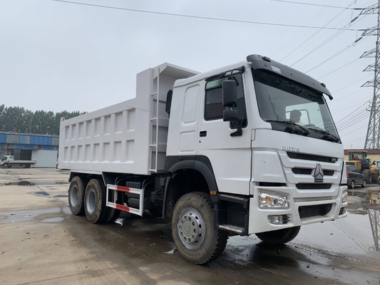 375HP 中古 HOWO ダンプ アフリカ市場用の重荷トラック 1 スリーパーキャビ
