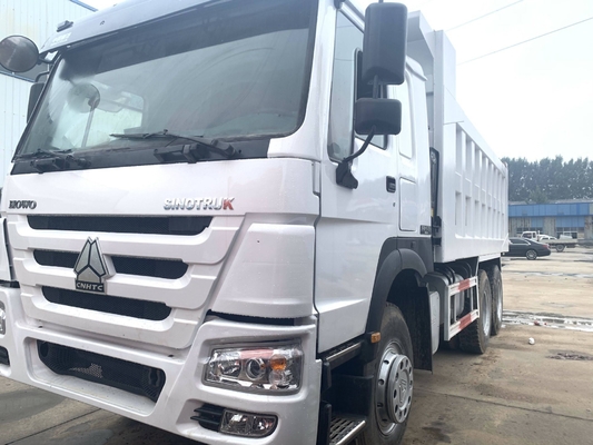 375HP 中古 HOWO ダンプ アフリカ市場用の重荷トラック 1 スリーパーキャビ