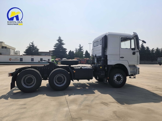 Shacman 6X4 トラクター トラックヘッド 400L アルミオイルタンカーと10輪で使用