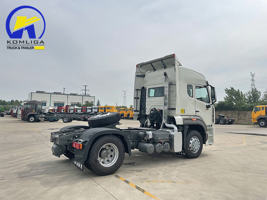 Sinotruk HOWO 4X2 4X4 プライム モーバー 6輪 半トレーラー トラクターヘッド トラック タイヤ付き