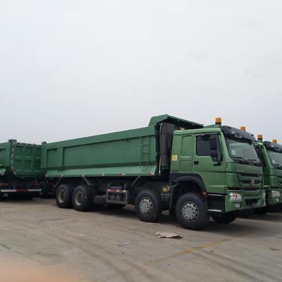 30cbm Sinotruk HOWO 大石と砂を運ぶための 8X4 ティッパートラック