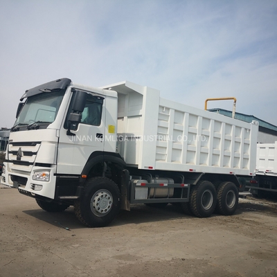 Sinotruk HOWO トラック 20立方メートル ダンプトラック ≤5座席と2台の後軸セット