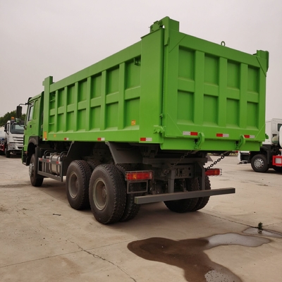 300Lの燃料タンカー シノトラック HOWO 6X4 10ホイールダンプトラック