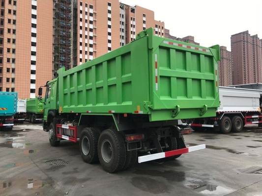 300Lの燃料タンカー シノトラック HOWO 6X4 10ホイールダンプトラック