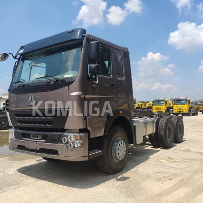 シノトルク HOWO 6X4 375HP スリーパーキャビンのトラック トラクター トラック