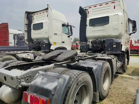 ユーロ2排出量基準使用 2022年 6X4 HOWO 570HP トラクタートラック ロシア市場