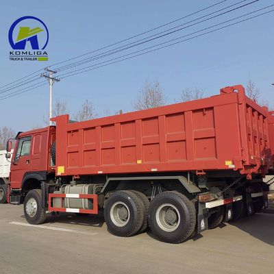 25-30トンの手動トランスミッション Sinotruk HOWO 10輪6X4 建設用ダンプトラック