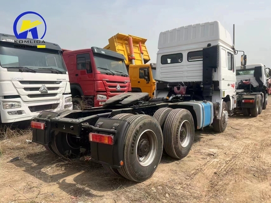 Shacman 6X4 トラクター トレーラー ヘッド トラック 後ろ軸男 16 トン 2 段階減速装置