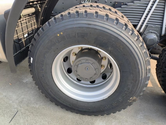 Sinotruk HOWO 6X4 10 ホイラープライムムーバー トラクターヘッド トラック