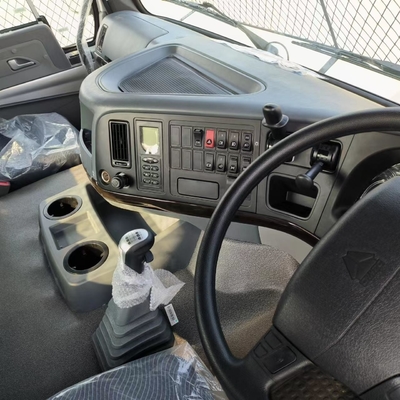 大容量3軸6×4 HOWO トラクタートラック アフリカ用 トラクションベース 50 /90 オプション
