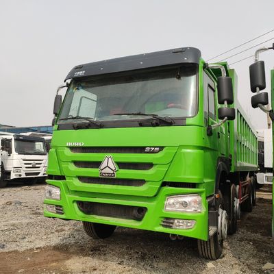 30Cbm HOWO 40tons 8X4 レーディアルタイヤ設計と420HP馬力