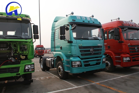 シャックマン トレーラートラック 4X2 6X4 重荷 トラクター トラック 12r22.5 タイヤのカスタマイズ