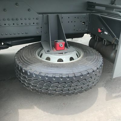 300Lの燃料タンカー パーソナライゼーション 12ホイールと使用 HOWO 8X4 フロントリフティング付きダンプトラック