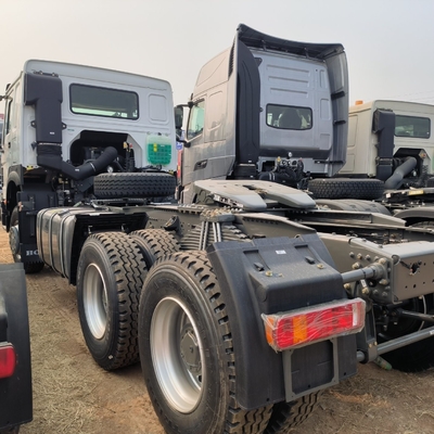 中古のシノトラック HOWO 6X4 重用トレーラーヘッド トラクタートラック