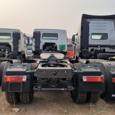 中古のシノトラック HOWO 6X4 重用トレーラーヘッド トラクタートラック
