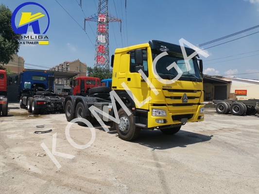 中古のシノトルク HOWO 重荷トラック トラクター ユーロ2 排気と線形タイヤ設計