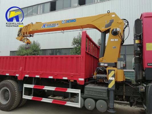 300Lの燃料タンカー シノトラック HOWO 6X4 トラック 12トンの16トンのクレーン