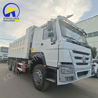 6X4 HOWO 30トンのダンプトラック マニュアルトランスミッションと300Lの燃料タンカー