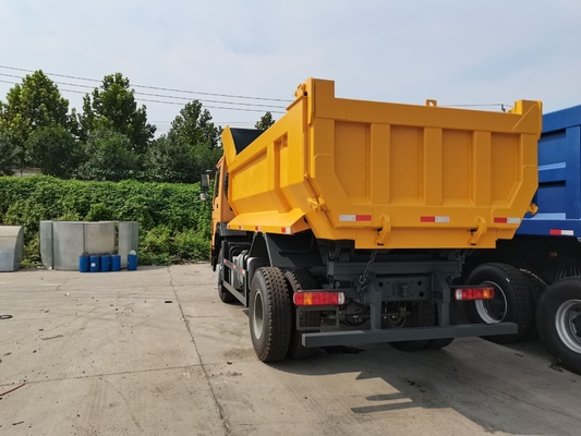 Sinotruk HOWO 4X4 鉱山用ダンプトラック 重労働建設用車輪付きミニダンパー