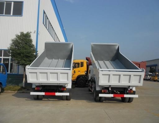 1-10 トン 荷重 シノトラック HOWO 5t 4X2 ダンプトラック 顧客要求のためのライト