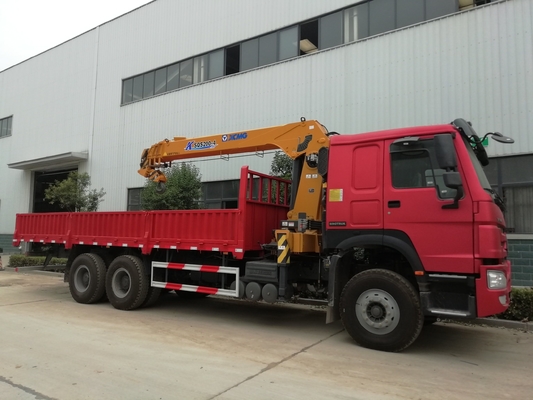 テクニカルスペアパーツ サポート HOWO 6X4 4X2 クレーン付き貨物トラック 4-6L エンジン容量