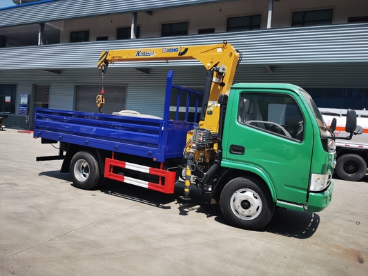 テクニカルスペアパーツ サポート HOWO 6X4 4X2 クレーン付き貨物トラック 4-6L エンジン容量