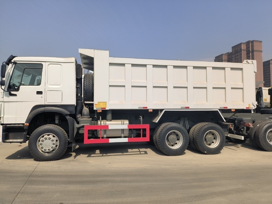 Sinotruk HOWO 6X4 10ホイール 鉱山ダンパー ターパー 300Lの燃料タンカー付き古用ダンパー トラック