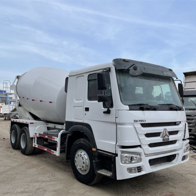 8m3 10m3 6X4 HOWO 9 圧縮とZf8118 ステアリングの使用された散装セメントタンカー