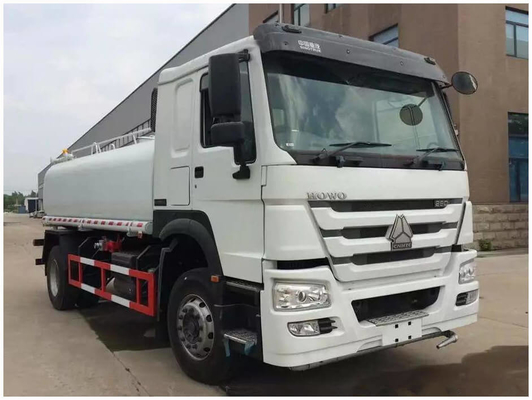 SINOTRUK HOWO 6X4 中古燃料タンク トラック 20m3 25m3 375HP 371HP Wd615.69 エンジン容量&gt;8L