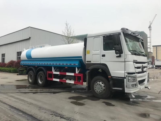 25m3 オイル貯蔵容量 シノトラック HOWO 6X4 燃料タンク トラック 2 つの消火器
