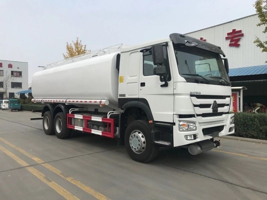 3000 ガロン 5000 ガロン 4X2 燃料トラック 6 ホイラー オイルタンカー トラック Zf8118 ステアリング