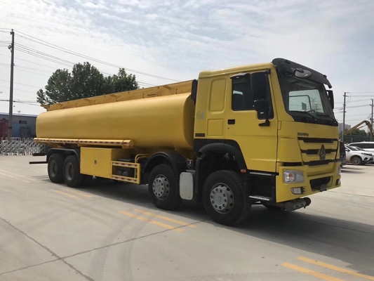 シノトラック 12ホイール HOWO 8X4 40000リットルの燃料タンクトラック 21-30tの荷重容量
