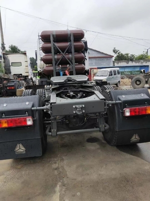 容量 25-30トン HOWO CNG トラクター トラック/貨物 トラック/大容量輸送