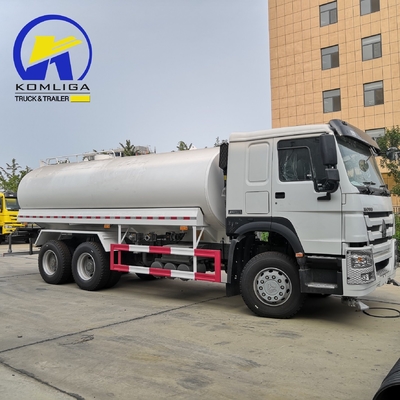 25cbm Sinotruk HOWO 水噴水トラック D12.42 エンジンとPTOトランスミッション