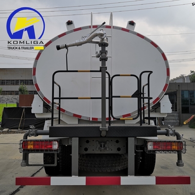 25cbm Sinotruk HOWO 水噴水トラック D12.42 エンジンとPTOトランスミッション
