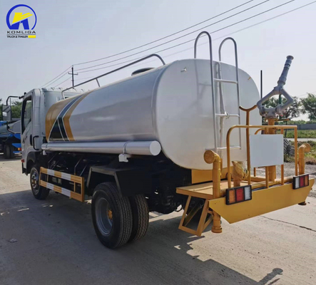 25cbm Sinotruk HOWO 水噴水トラック D12.42 エンジンとPTOトランスミッション