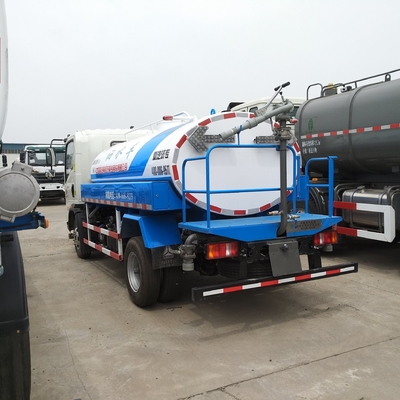 Sinotruk HOWO 中古水タンクトラック 4X2/6X4/8X4 黄色 12 16m 噴水面積