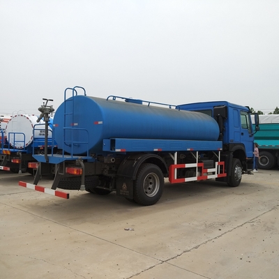 Sinotruk HOWO 中古水タンクトラック 4X2/6X4/8X4 黄色 12 16m 噴水面積